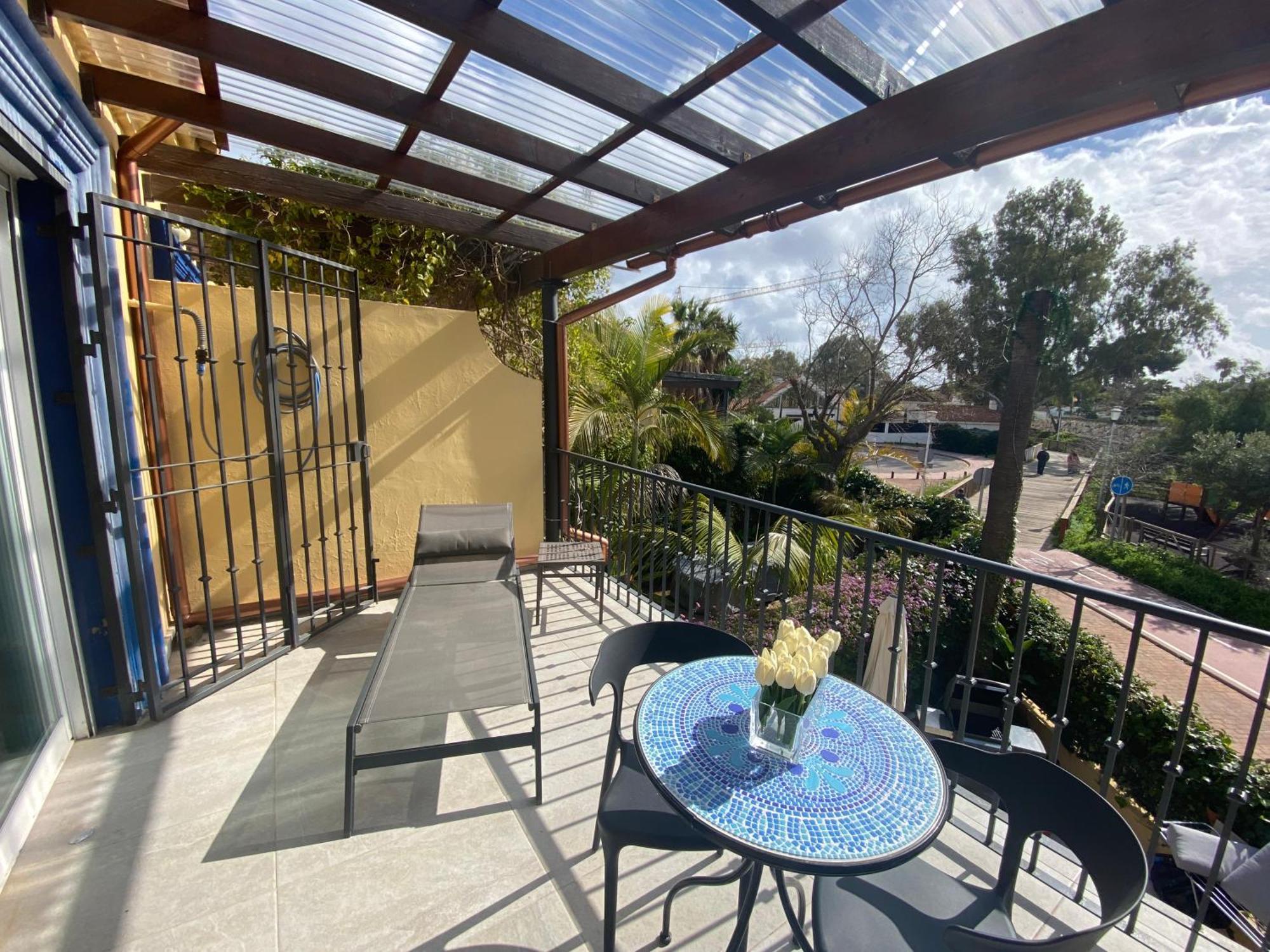 New Renovated Mija House - Puerto Banus Quiet And Oasis Apartment Marbella